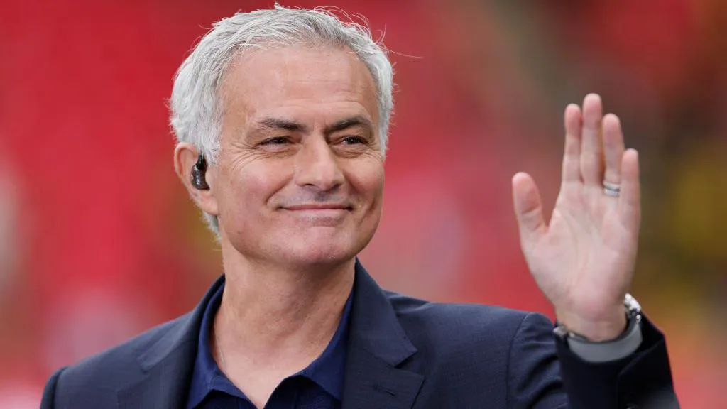 Who would say not to this Portuguese giant? - The Special One arrives for negotiations